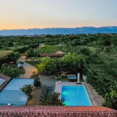 Pequena Perla * Poljica (Zadar)