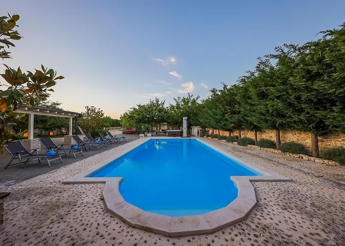 Pequena Perla Сasa de vacaciones Poljica (Zadar)